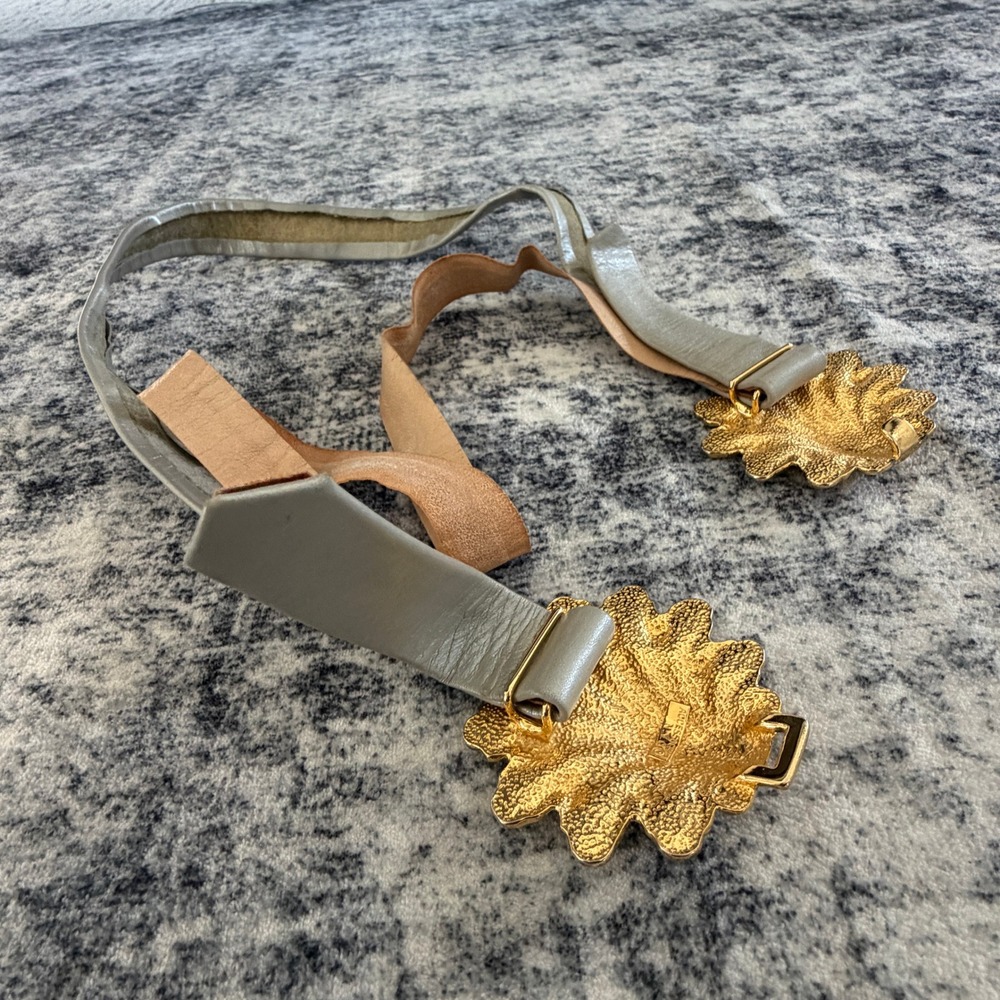 Accessocraft Vintage Womens Silver Leather Gold Leaf Buckle Belt 32 Adjustable - Picture 9 of 9